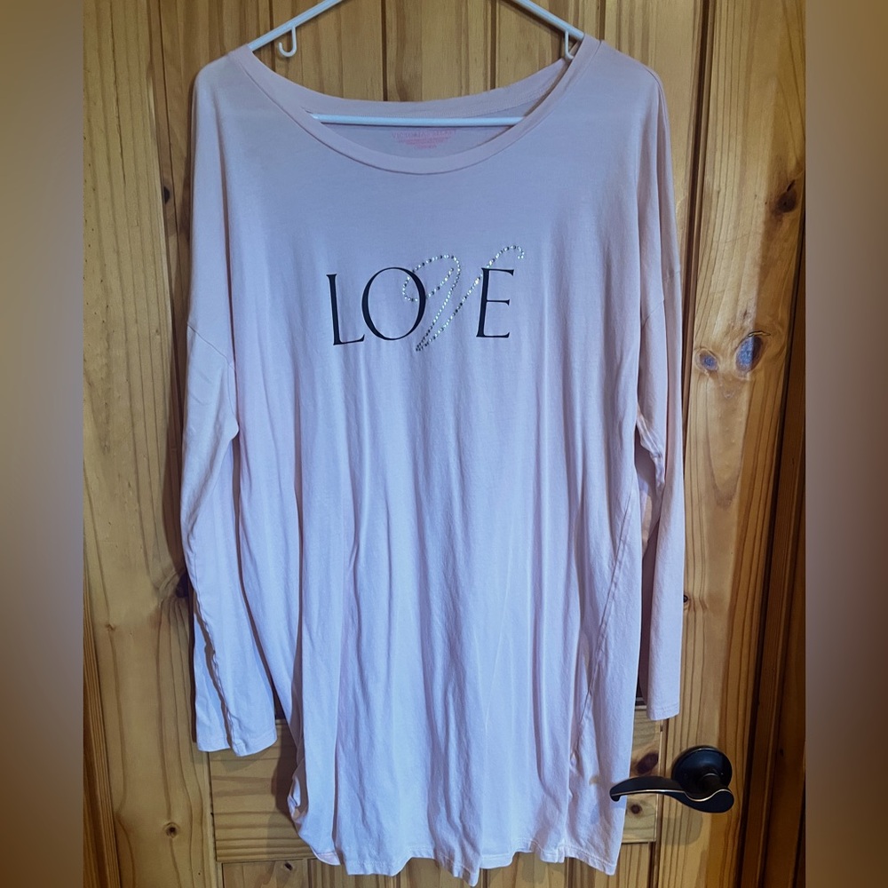 Victoria’s Secret long sleeve shirt - pastel pink 
Large